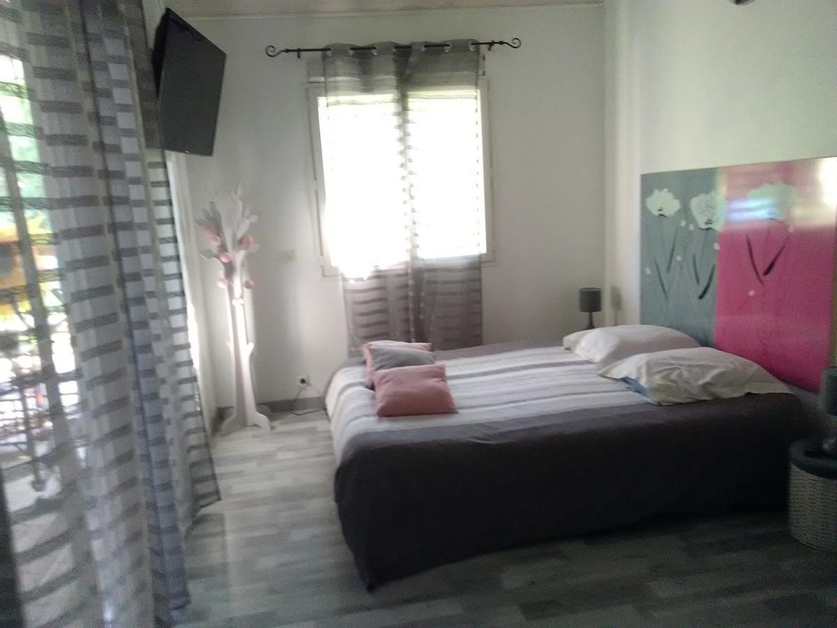Chambre D'Hotes Les Macarons De Tata Sainte-Eulalie  Εξωτερικό φωτογραφία