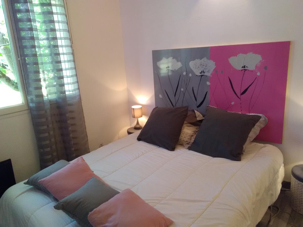 Chambre D'Hotes Les Macarons De Tata Sainte-Eulalie  Εξωτερικό φωτογραφία